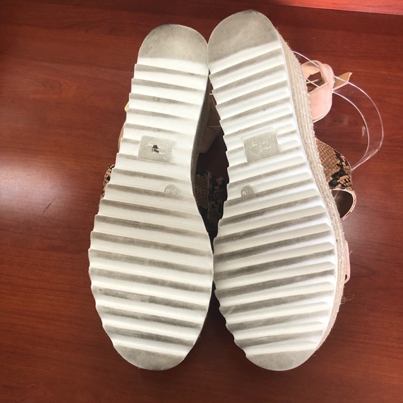 Crown Vintage Wedge Sandals Size 9.5 - Picture 14 of 14